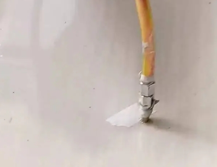 祁阳瓷砖空鼓维修公司专业解答在瓷砖铺贴过程中，如果使用的砂料过粗（如全部使用了粗砂），可能会导致以下问题